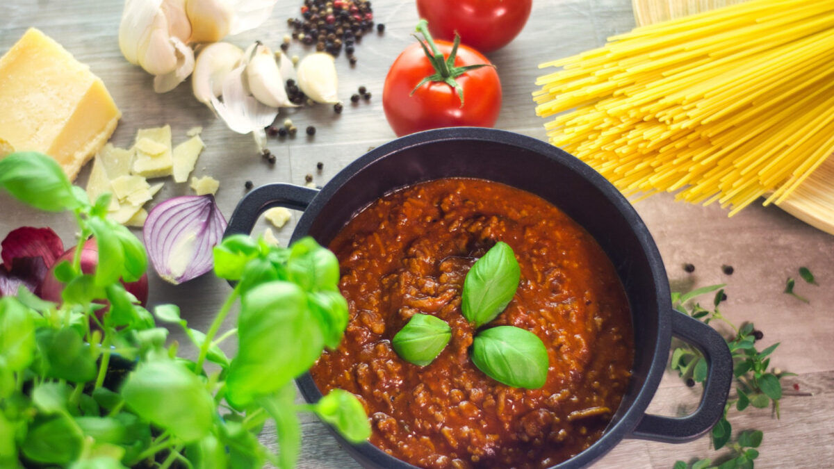 Sauce bolognaise : comment l’adapter pour les pâtes, lasagnes ou riz